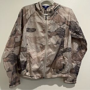 JoyLab neutral camo windbreaker